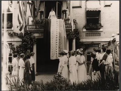 When news of Tennessee’s ratification reached Alice Paul on August 18, she sewed the thirty-sixth star onto her ratification banner and unfurled it from the balcony of Woman’s Party headquarters in Washington.