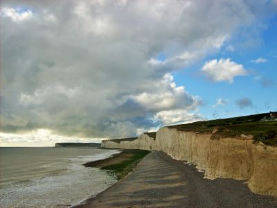 The cloud was first reported at Birling Gap, located about 70 miles from central London. 