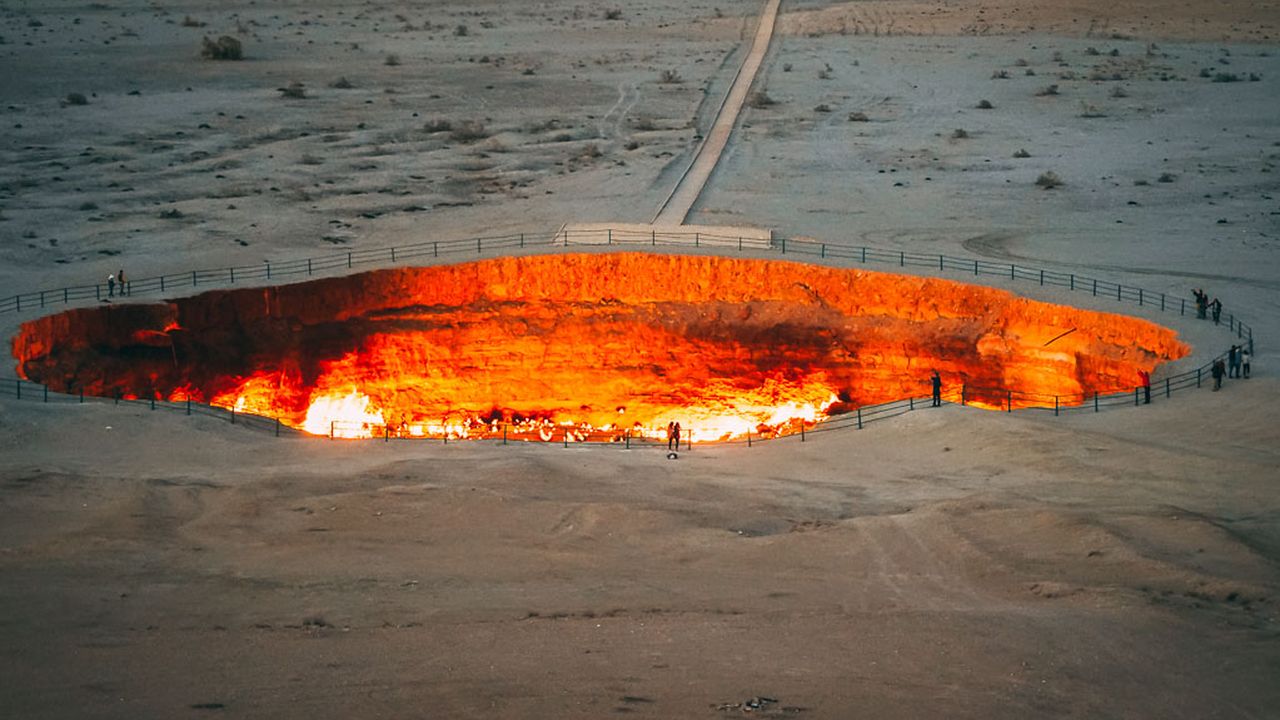 The Quest to Extinguish the Flames of Turkmenistan's Terrifying