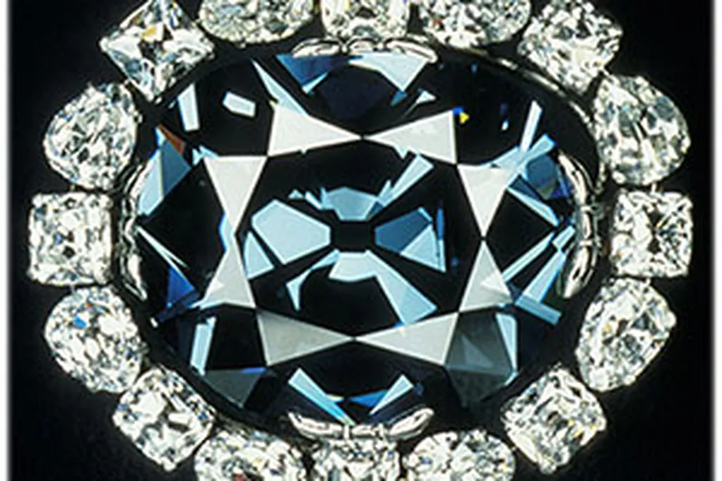 hope-diamond-closeup-chipclark_sq_sml.jpg