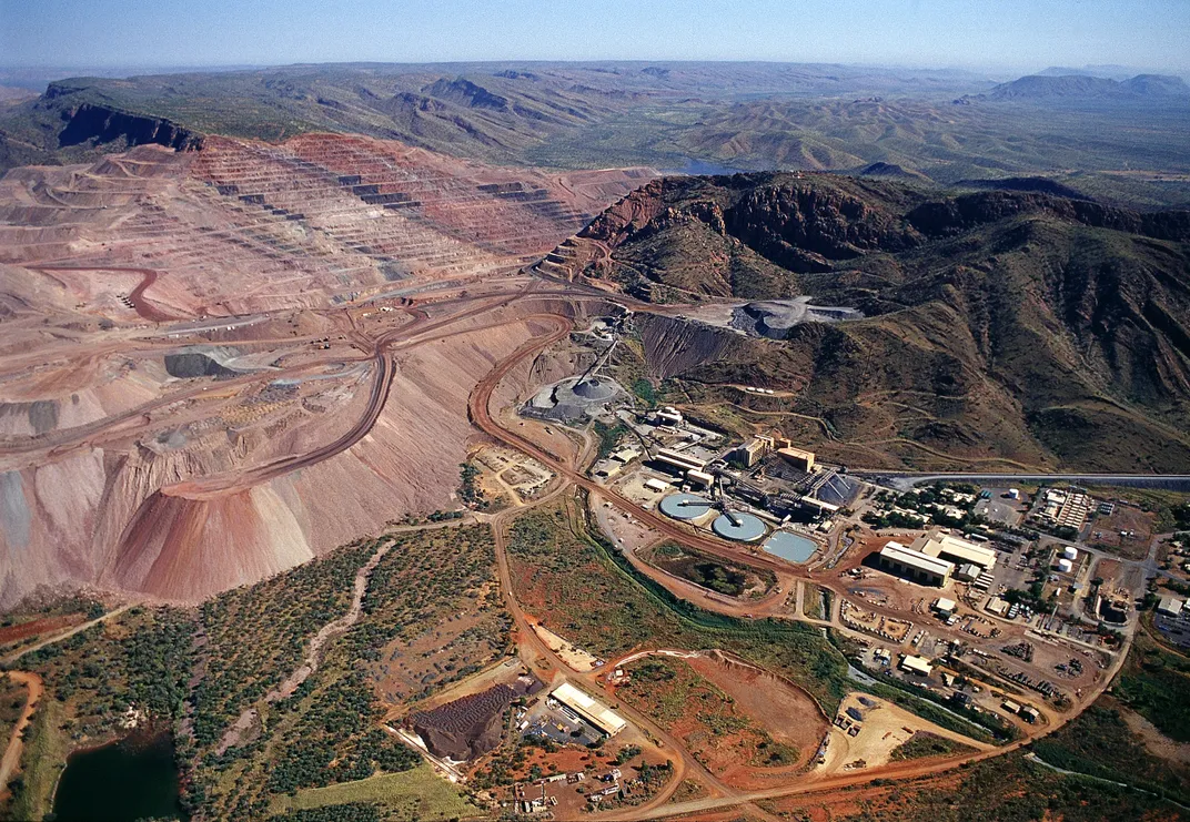 Overhead photo of diamond mine