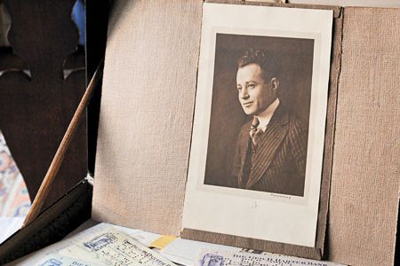 In 2008, Ted Gup was handed a battered suitcase by his mother; it contained conceled checks and old letters addressed to "B. Virdot". Thus began a search for the stories behind the letters.