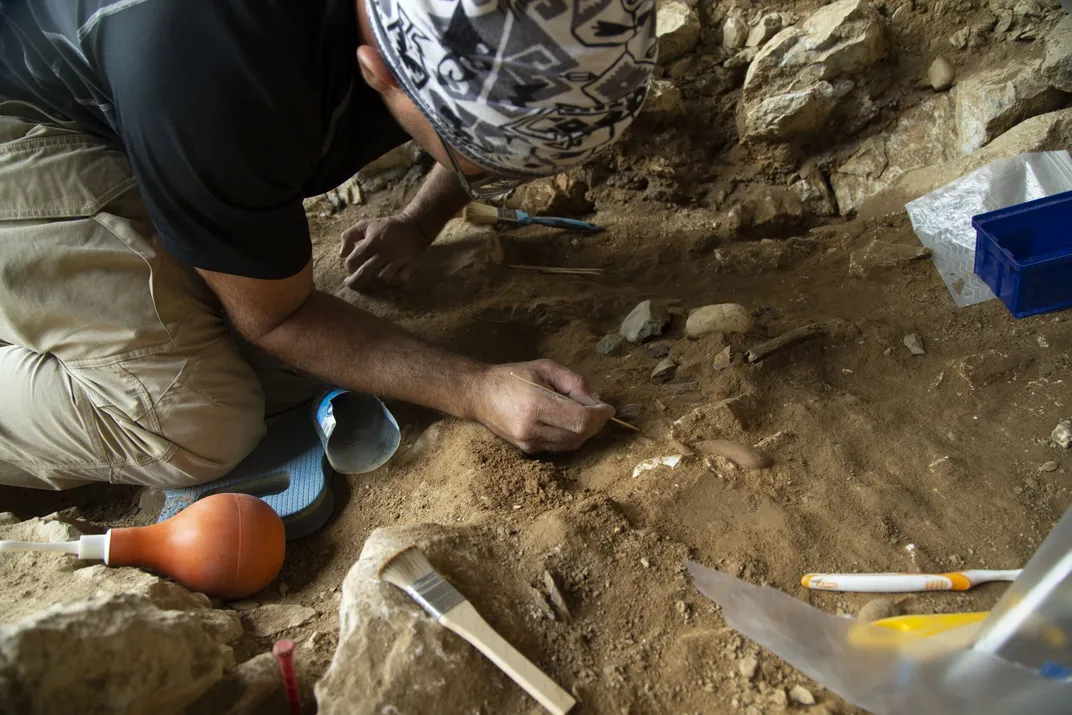 Chagyrskaya Cave excavations