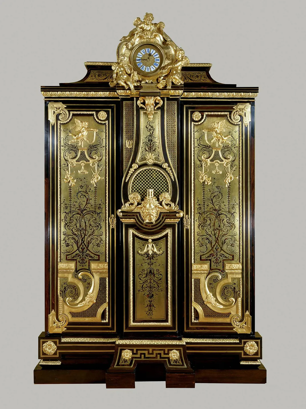 Wardrobe clock