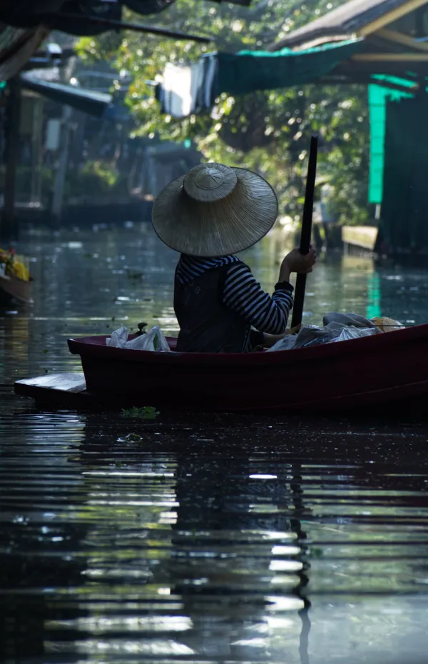 Serenity at Bangkok's Floating Market thumbnail