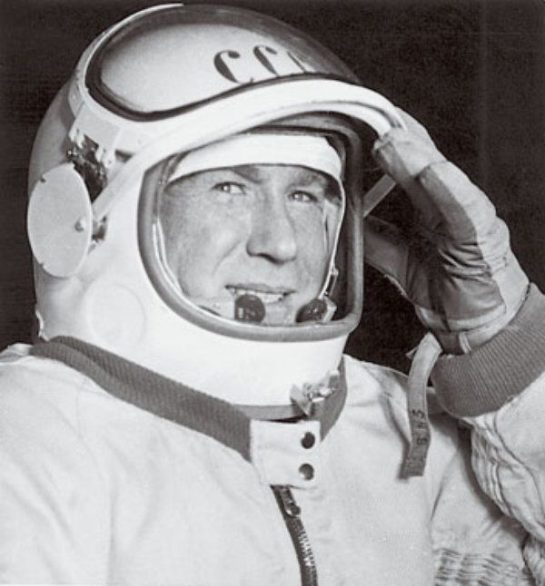 alexei leonov spacewalk