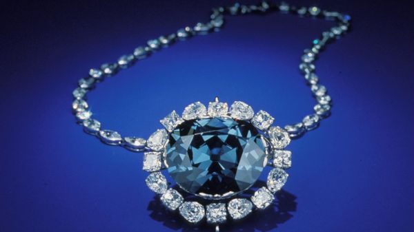 Preview thumbnail for May Yohe and the Hope Diamond