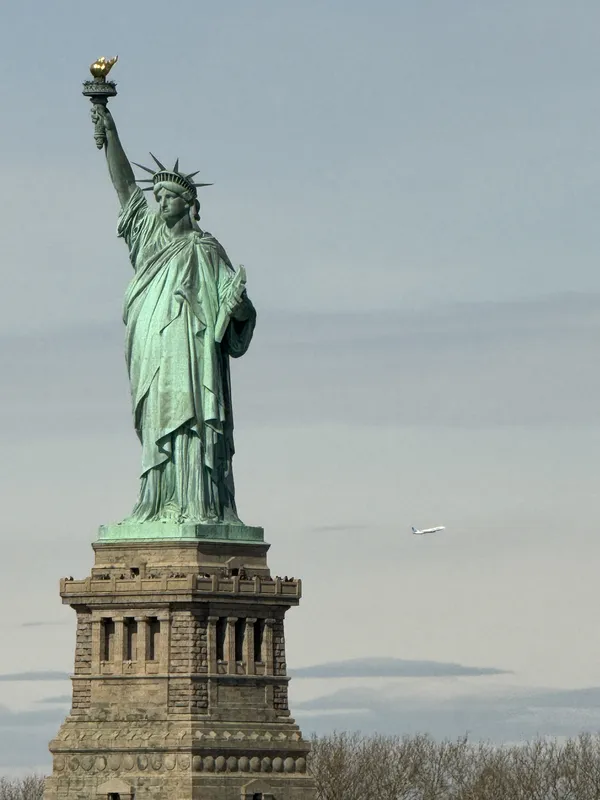 The Statue of Liberty thumbnail