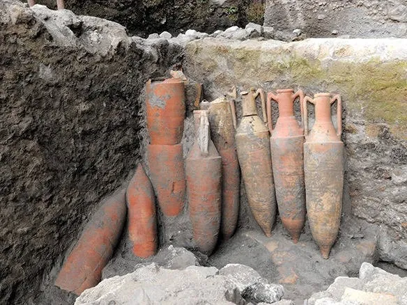amphorae