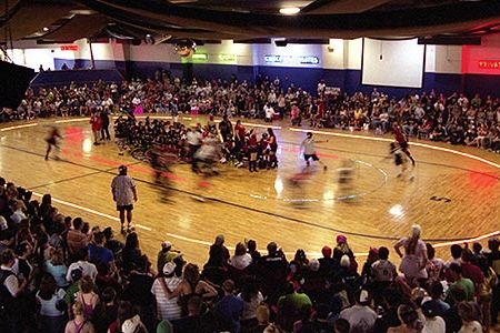 Born in America during the 1930s, roller derby’s popularity rises and falls with periodic regularity.