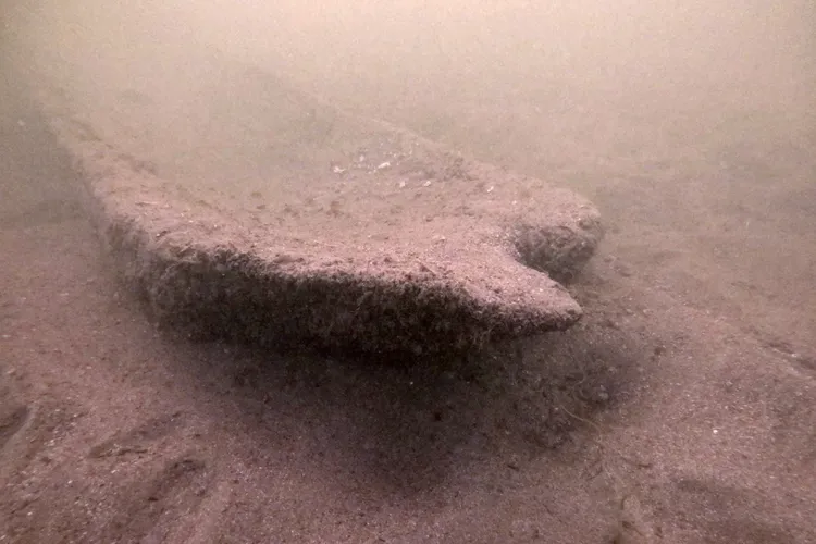 The canoe is submerged 15 feet deep in Wisconsin&rsquo;s Pewaukee Lake.