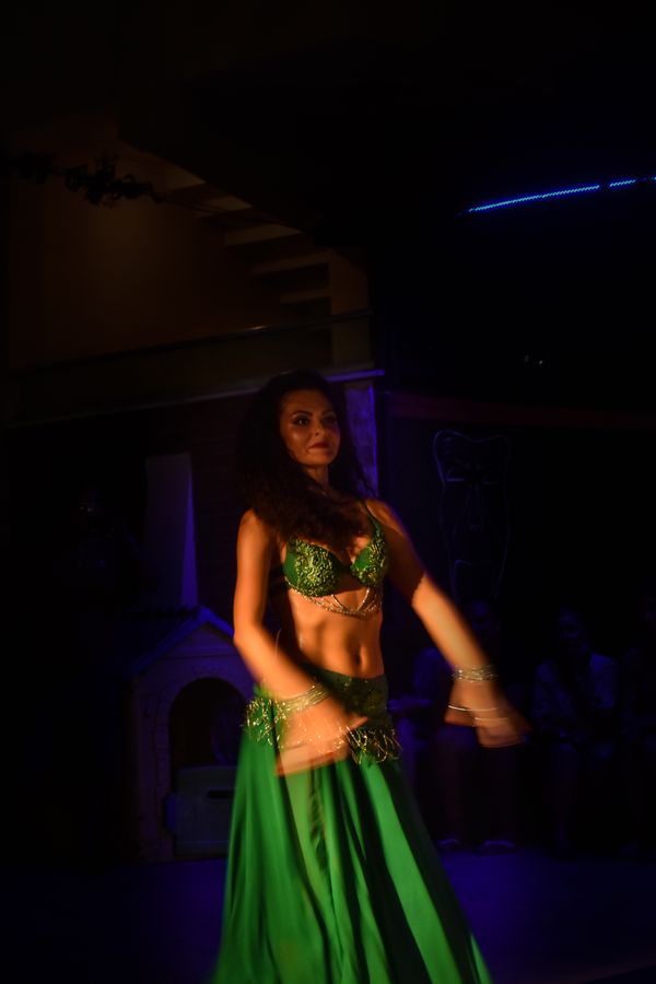 dancer women thumbnail