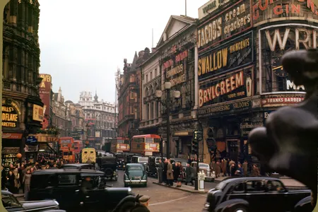 Piccadilly Circus, circa 1949. 