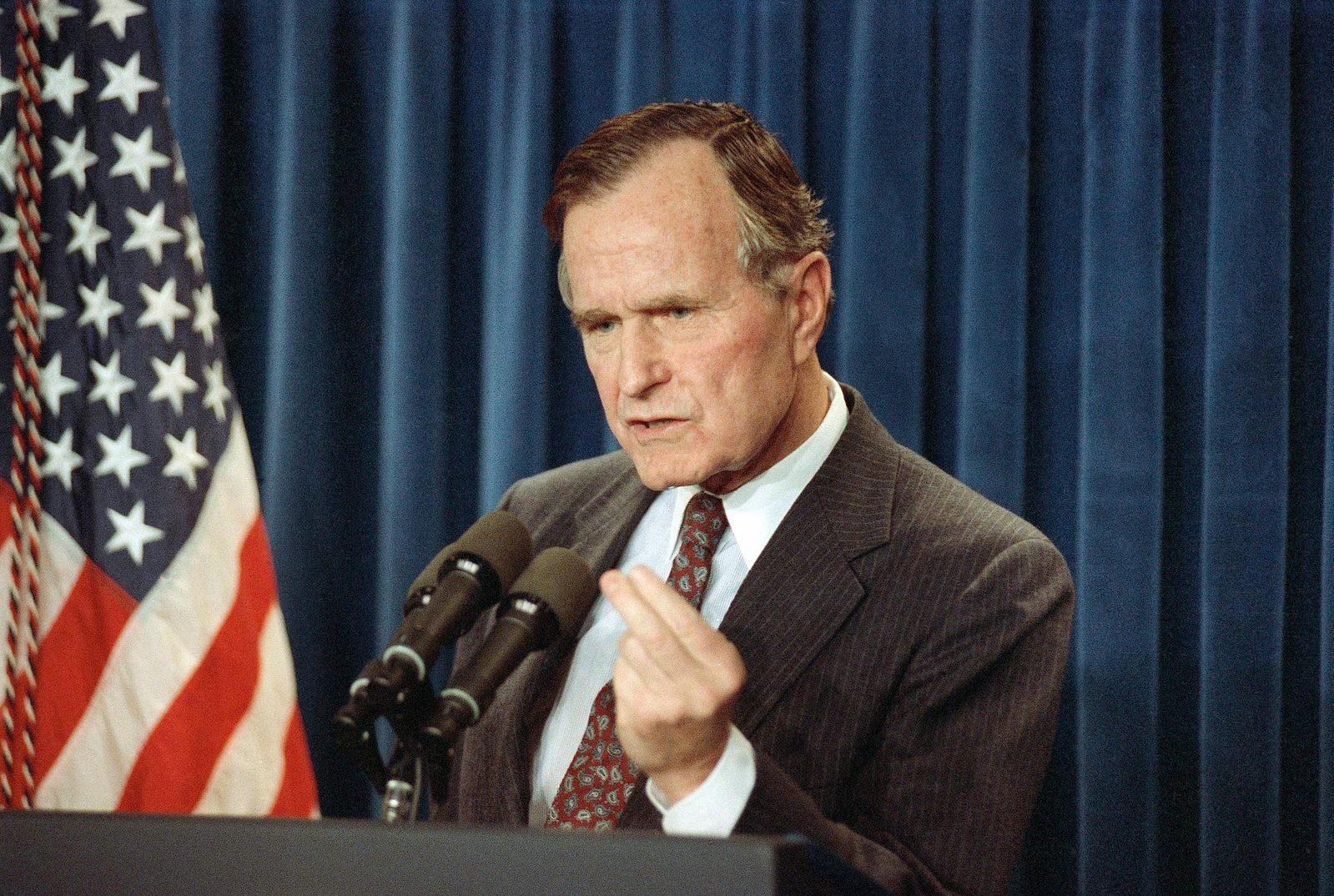 An Unlikely Hardliner, George H. W. Bush Was Ready to Push Presidential Powers | History| Smithsonian Magazine