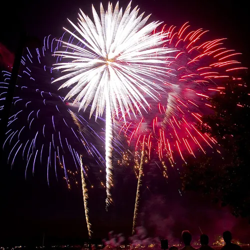20110520104116fireworks.jpg