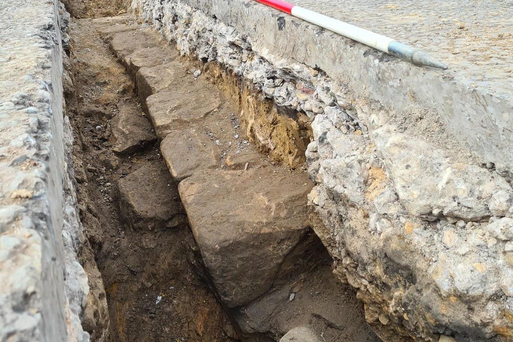 Section of Hadrian's Wall unearthed in Newcastle