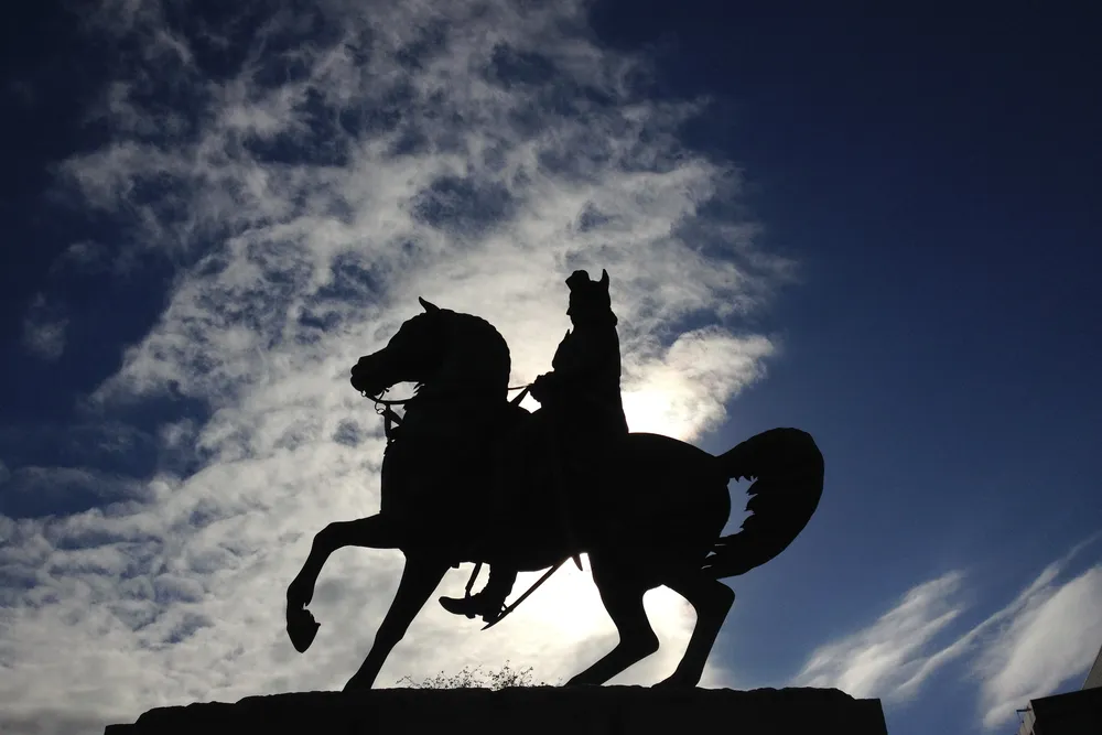 This statue of George Washington on horseback