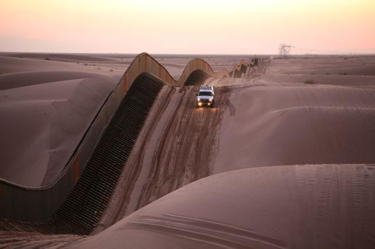 Border wall in the Dunes