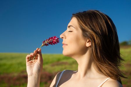 Some studies have shown that humans can learn to track scents like canines.