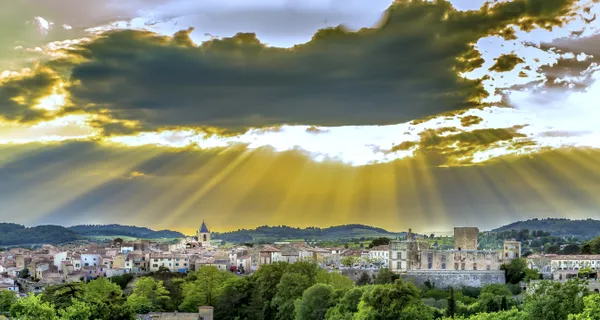 Ray of softness on the Luberon thumbnail