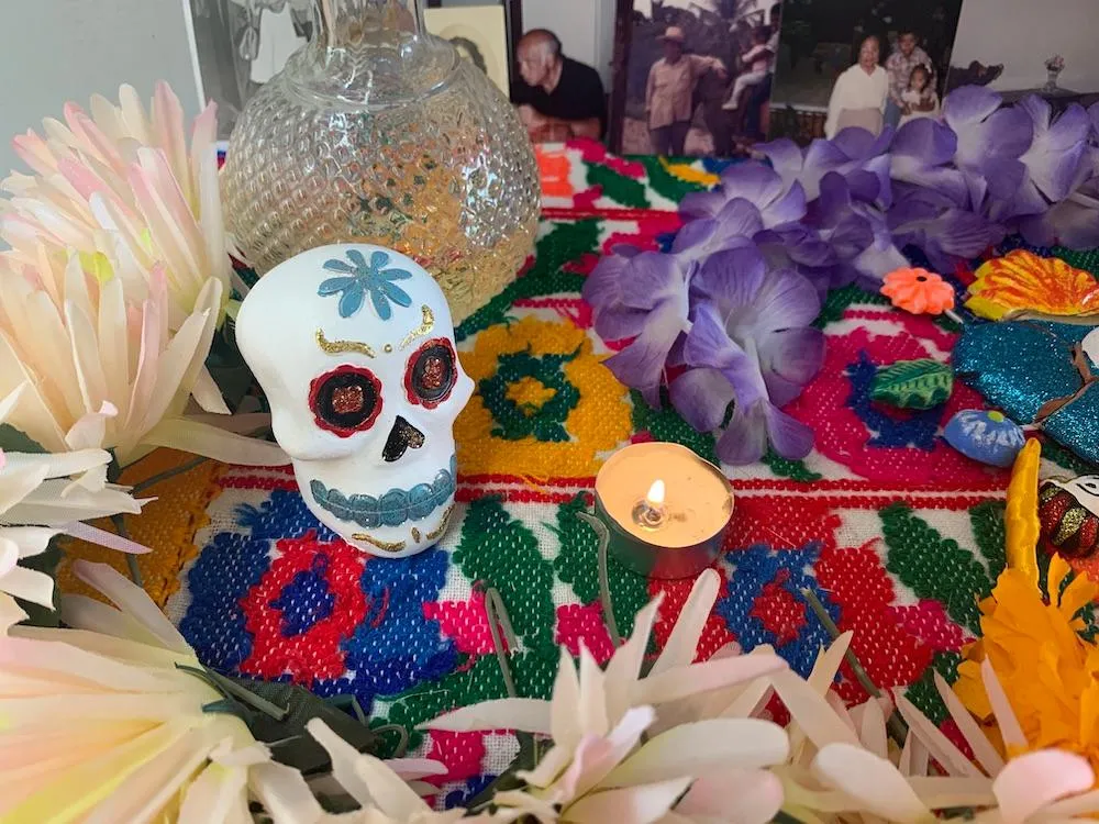 The Meaning Behind Six Objects on Día de los Muertos Altars | Travel|  Smithsonian Magazine