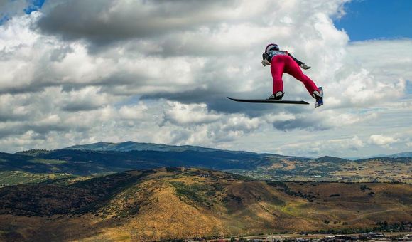 The V flying position is important to increase distance. (Image: Ben Pieper Photography)