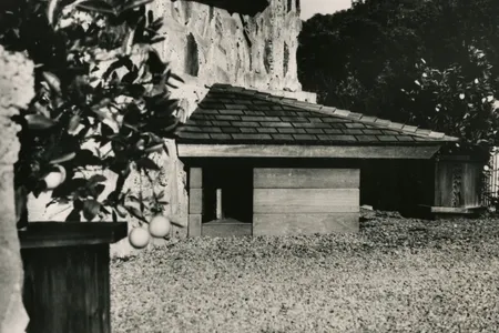 The original doghouse at the Bergers&rsquo; home