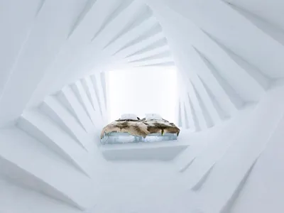 7 , 5 ° Rø, designed by German artists Wolfgang-A. Lüchow, Sebastian Andreas Scheller and Anja Kilian, offers a unique take on space by dividing the suite into 12 frames, each at an angle of 7.5 degrees from the other, forming a spiral-like suite that creates the illusion of infinity. 