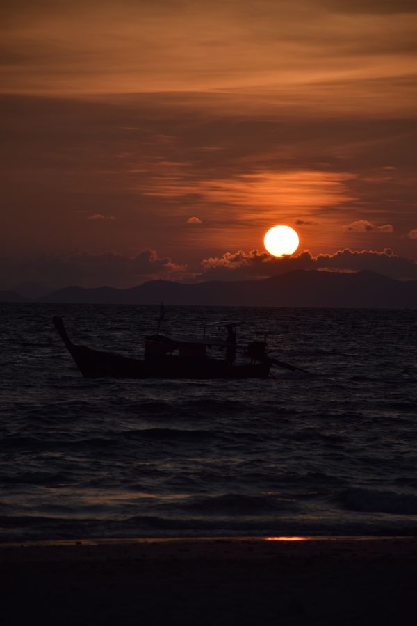 The return of the fisherman at sunset thumbnail