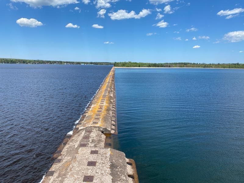 Breakwater with water on both sides