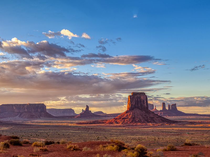 Expansive View of Monument Valley at Sunset | Smithsonian Photo Contest ...