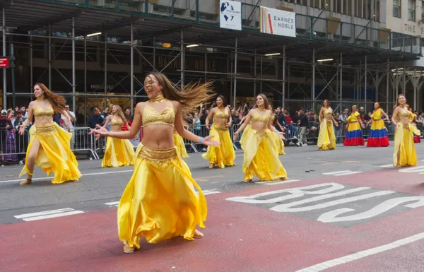 Golden Dancing On Fifth Avenue thumbnail