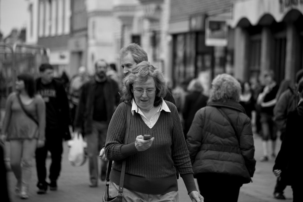 walking texting 2.jpg
