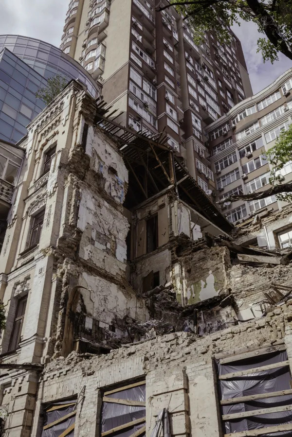A bombed civil building in Kyiv thumbnail