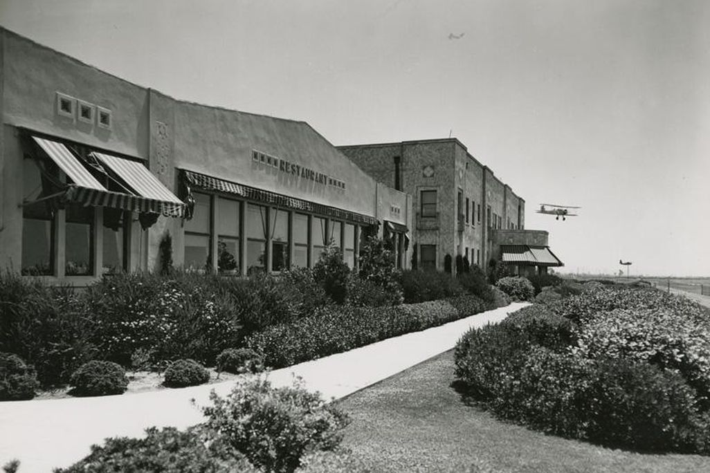 Oakland Airport Inn.jpg