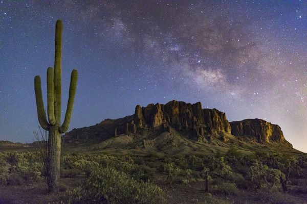 Milky Way over the Superstition Mountains thumbnail