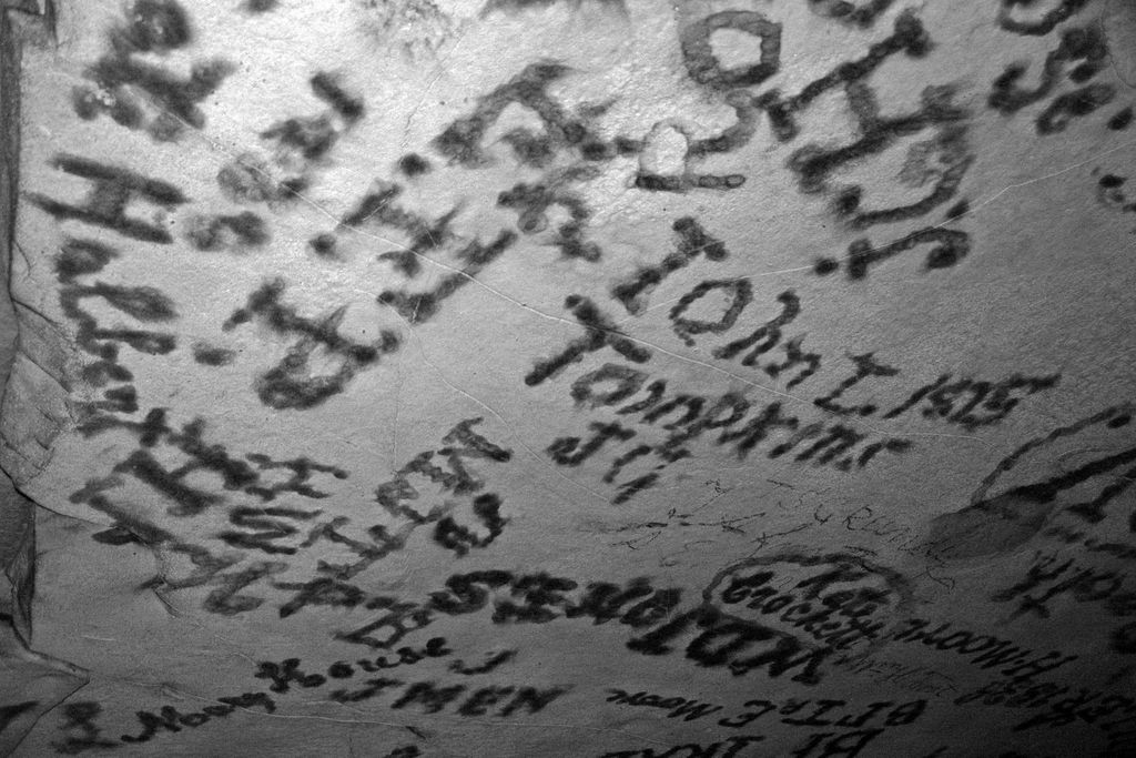 Names ceiling Mammoth Cave