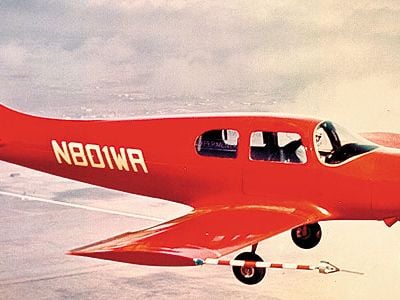 Leo Windecker’s proof-of- concept Fibaloy aircraft used fixed landing gear and aluminum control surfaces to cut down on development time and costs.