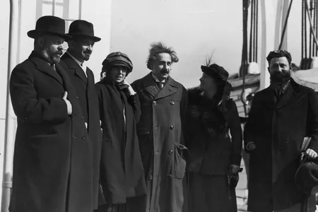 Albert Einstein arrived in New York on the SS Rotterdam IV; crowds of people awaited his arrival in the States.

