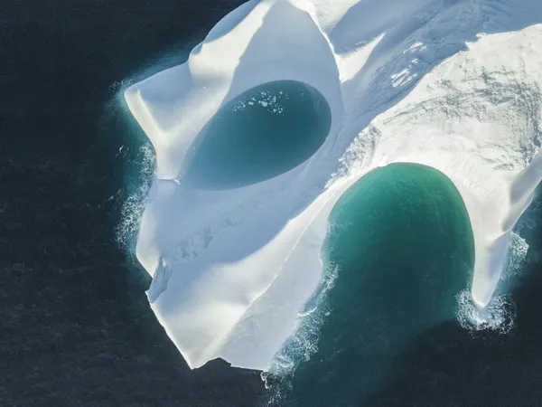 Iceberg 2 (Disko Island, Greenland) thumbnail