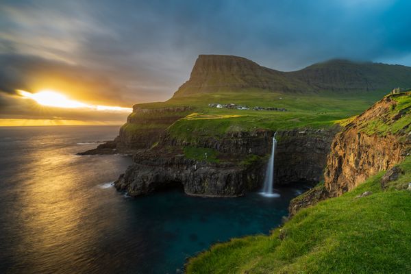 Sunset at Gásadalur thumbnail