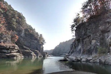 A screenshot of an interactive walkthrough of the Hantan River in Korea