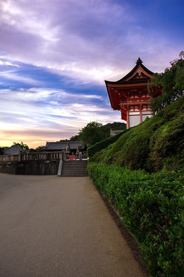 Sunset at Kyoto Shrine thumbnail