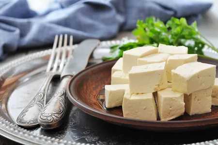 In a letter of 1770, Benjamin Franklin described tofu ("tau-fu") to his friend John Bartram as a sort of cheese made from "Chinese Garavances"—what we would call soybeans.