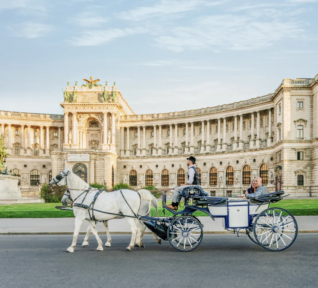 Horse drawn carriage in front of Vienna's Hofburg Palace. Credit: AMA Waterways