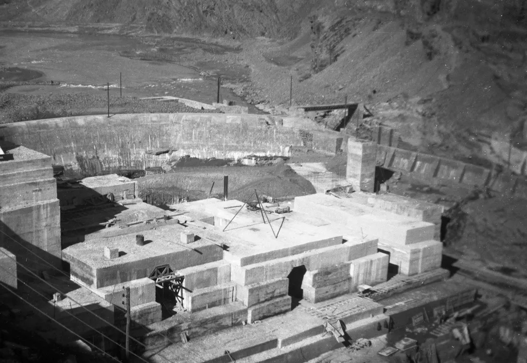 View of a dam being built at the Im Fout labor camp in Morocco in 1941 or 1942