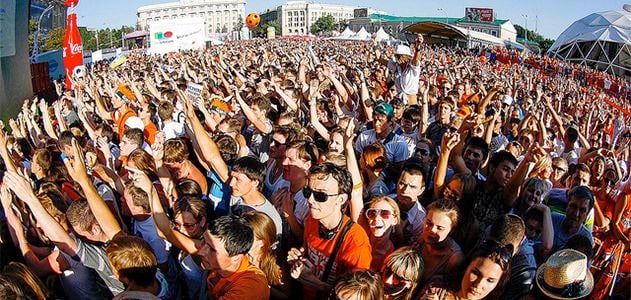 Thousands of Dutch fans celebrate a soccer match