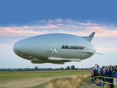 prototype AirLander 10 airship