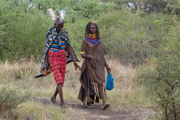 Turkana Couple en Route thumbnail