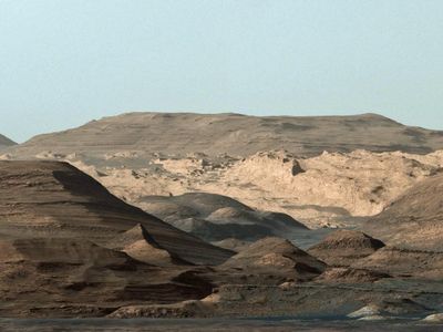 Mountains on Mars, as seen by the Curiosity rover. Finding mountains on exoplanets won't be as easy.